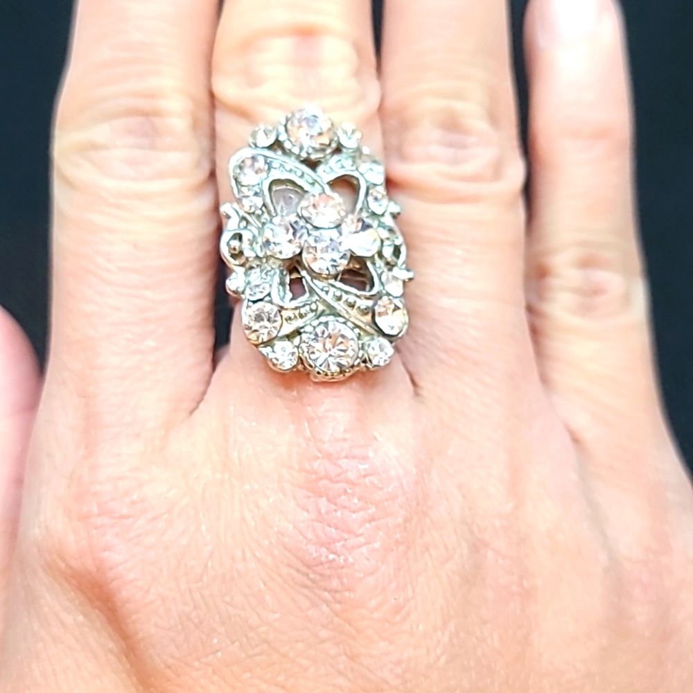 Sparkle stones adjustable ring